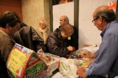 Foto 6 - Gran respuesta del público al rastrillo de los pobres organizado por los Amigos del Silencio 