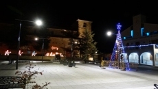 Foto 4 - Plazas y calles engalanadas para recibir la Navidad