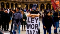 Foto 4 - Colectivos ciudadanos exigen al Gobierno la retirada de la 'Ley Mordaza' en la Plaza Mayor