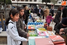 Foto 6 - Mercadillo solidario con intercambio de productos elaborados por los niños