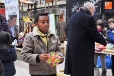 Foto 5 - Mercadillo solidario con intercambio de productos elaborados por los niños