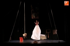 Foto 4 - Capicúa sorprende al público salmantino combinando teatro gestual, circo y danza
