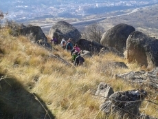 El club de senderismo El Teso organiza su tradicional Belén de Cumbres en El Pitolero