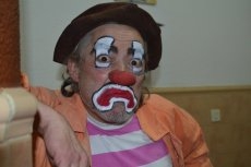 Los niños de ‘Los Charros’ disfrutan del circo de la Casa Escuela Santiago Uno