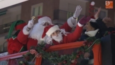 Papá Noel aterriza en Salamanca ante las miradas de ilusión de los más pequeños