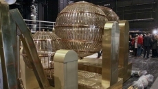 Todo listo en el Teatro Real para el sorteo del Gordo de Navidad que repartirá 2.240 millones