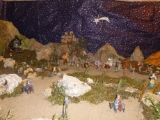 Los belenes navide&ntilde;os decoran la iglesia de San Pedro