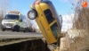 Foto 2 - Un vehículo queda clavado en la cuneta en un accidente a la salida de Alba de Tormes