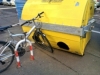 Foto 1 - Denuncian falta de auxilio policial al propietario de una bici, arrollada por un camión de la...
