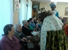 Foto 6 - Los Reyes no se olvidan de los mayores de Ciudad Rodrigo