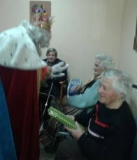 Foto 5 - Los Reyes no se olvidan de los mayores de Ciudad Rodrigo