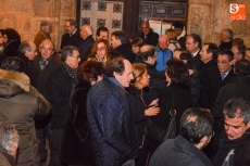 Foto 3 - Numerosos cargos políticos acuden a la misa funeral por Pilar Mañueco