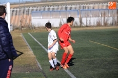 Foto 4 - El Salmantino vence al líder Numancia y aprieta la clasificación en la parte alta (3-1)