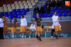 Foto 4 - Aquimisa Carbajosa suma ante Palencia su primera victoria en la competición (81-71)