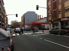 Foto 4 - Nuevo paso de peatones en la carretera de Ledesma ante la presión vecinal