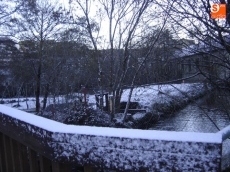 Foto 6 - El primer temporal de nieve del invierno alcanza las calles de la ciudad