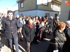Foto 6 - San Sebastián procesiona por las calles del municipio escoltado por los vecinos