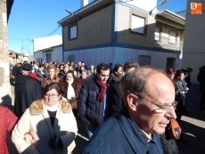 Foto 4 - San Sebastián procesiona por las calles del municipio escoltado por los vecinos