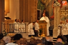 Foto 6 - Multitudinaria misa de la familia Salesiana en María Auxiliadora presidida por el obispo