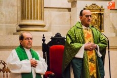 El obispo celebra una misa en memoria de los fallecidos en accidente de tráfico