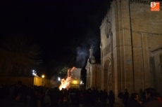 La Catedral luce iluminada con motivo de la hoguera de San Sebasti&aacute;n