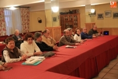 La tertulia del Rona Dalba tuvo como tertuliano al profesor de filosofía Luis Andrés Marcos