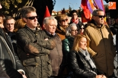 Coronas de flores y palabras por la libertad en el homenaje a Serafín Holgado