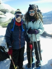 Vecinos de Las Canteras disfrutan de la nieve en la Sierra de B&eacute;jar