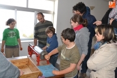 Foto 6 - Los niños aprenden cómo se hace la matanza en el CSA Aldea