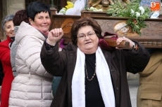 Foto 4 - Las mujeres de Alba de Tormes se suman a la celebración de Santa Águeda 