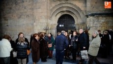 Foto 3 - Las mujeres de Salamanca honran a Santa Águeda tomando el bastón de mando 