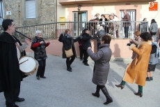 Foto 6 - Las mujeres de Cabeza del Caballo bailan al son de ‘El Pardal’