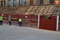 Foto 6 - Últimos retoques en la Plaza antes de que se eche la arena