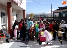 Foto 6 - Carnaval intergeneracional entre el colegio y las residencias de mayores