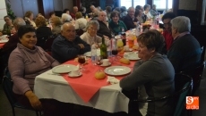 Foto 4 - El amor y San Valentín reúnen en torno a la mesa a los mayores de Peñaranda