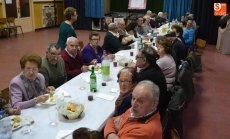 Foto 3 - Los socios de El Porvenir se reúnen para comer el tradicional escabeche