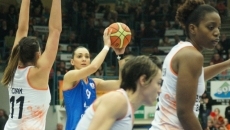 Foto 5 - Perfumerías Avenida pierde en Francia y se medirá en cuartos de final a Praga (73-55) 