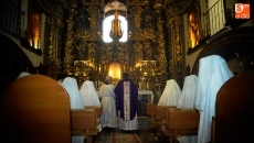 Foto 3 - Una eucaristía abre el 400 aniversario del Descendimiento, Santo Entierro y Procesión del...