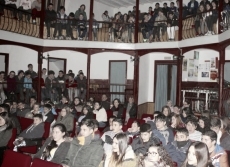 Foto 5 - Más de 150 alumnos acuden al estreno de Titiriqueros 2015