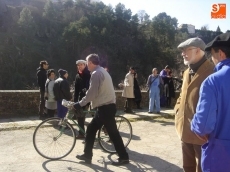 Un centenar de bejaranos recrea la salida del trabajo en una de las fábricas textiles