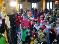 Un centenar de ni&ntilde;os participan en el Carnaval Infantil 