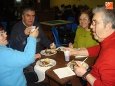 Los socios del Casino Obrero celebran el Entierro de la Sardina