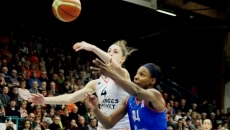 Perfumer&iacute;as Avenida pierde en Francia y se medir&aacute; en cuartos de final a Praga (73-55) 