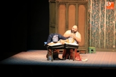 La compañía Paraíso recrea las peripecias de Pulgarcito en el Liceo