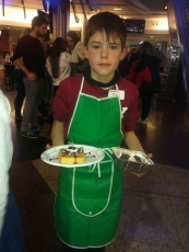 Adri&aacute;n Fincias Rodr&iacute;guez, finalista del taller de ayudante de cocina