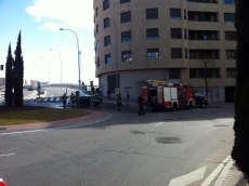 Un coche echa a arder de forma repentina en la Glorieta Río Miño