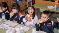 Bocadillo solidario en el colegio Antonio Machado