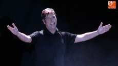 El humor de Carlos Latre con ’15 años no es nada’ llena el Palacio de Congresos