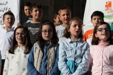Foto 3 - Cuatrocientos niños y niñas cantan a Santa Teresa 