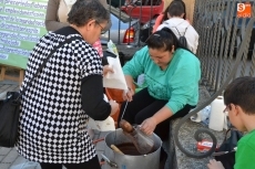 Foto 5 - Cáritas conmemora el Día de las Empleadas de Hogar con un acto callejero